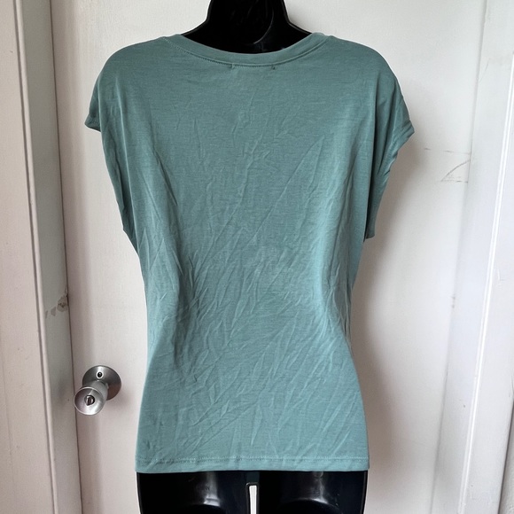 Gilli Short Sleeve Knot Twist Hem Tunic Blouse  size S - Picture 5 of 8